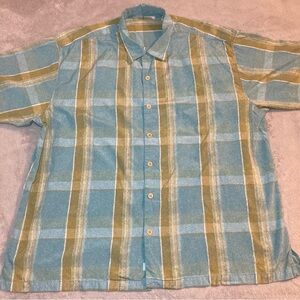 Tommy Bahama multi color printed flower design Men’s size XXL 70% silk 30%cotton